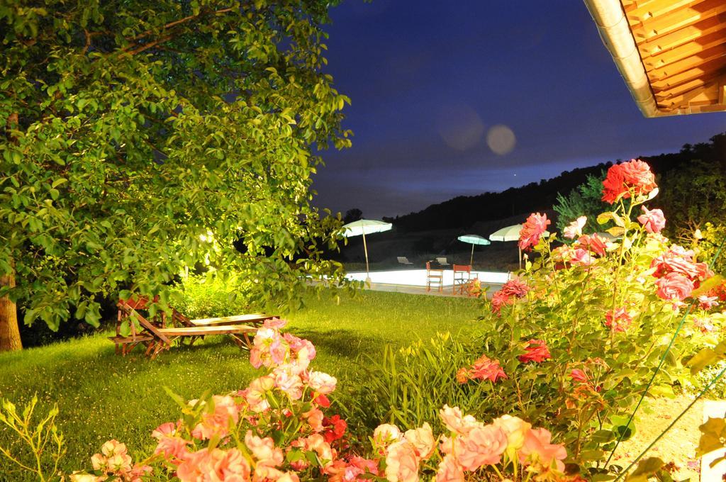 Agriturismo La Rosa Tea Villa Urbania Exterior photo
