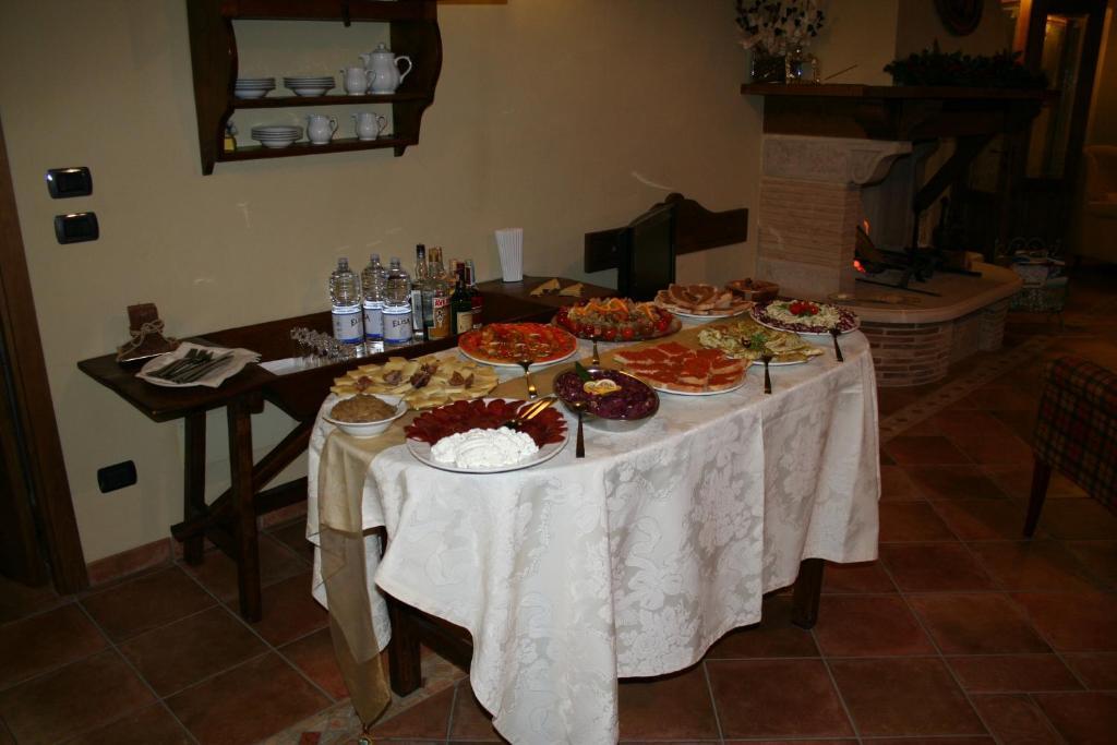Agriturismo La Rosa Tea Villa Urbania Exterior photo